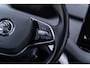 Skoda Enyaq iV 60 | Trekhaak | Panoramadak | Achteruitrijcamera | Parkeersensoren | Keyless Entry | Privacy Glas | Stoelverwarming | Navigatie | Apple Carplay | Android Auto | LED Koplampen | Lichtmetalen Velgen 19 inch | Cruise Control