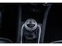 Renault Captur 1.0 TCe 100 Bi-Fuel Intens | LPG | Achteruitrijcamera | Parkeersensoren | Stoelverwarming | Two-Tone | Trekhaak | Climate Control | Cruise Control | Lichtmetalen Velgen 17 inch | Apple Carplay | Android Auto