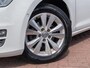 Volkswagen Golf 1.2 TSI Connected Series | Pano | R-Line stoelen | Volledig onderhouden