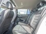 Volkswagen Golf 1.2 TSI Connected Series | Pano | R-Line stoelen | Volledig onderhouden