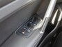 Volkswagen Golf 1.2 TSI Connected Series | Pano | R-Line stoelen | Volledig onderhouden