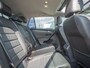 Volkswagen Golf 1.2 TSI Connected Series | Pano | R-Line stoelen | Volledig onderhouden