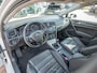 Volkswagen Golf 1.2 TSI Connected Series | Pano | R-Line stoelen | Volledig onderhouden