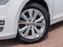 Volkswagen Golf 1.2 TSI Connected Series | Pano | R-Line stoelen | Volledig onderhouden