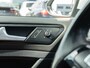 Volkswagen Golf 1.2 TSI Connected Series | Pano | R-Line stoelen | Volledig onderhouden