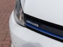 Volkswagen Golf 1.2 TSI Connected Series | Pano | R-Line stoelen | Volledig onderhouden