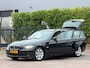 BMW 3-Serie Touring 325i High Executive | Black Sapphire Metallic | 6-Cilinder | Leder | Sportief & Keurig