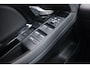 Land Rover Range Rover Evoque 1.5 P300e AWD 309PK R-DYNAMIC SE | PANORAMADAK | ELEKTRISCH VERSTELBARE VOORSTOELEN LEDEREN BEKLEDING | 20" LICHTMETALEN VELGEN | KEYLESS ENTRY / START | EXTRA GETINTE ACHTERRUITEN | FULL LED KOPLAMPEN | LED ACHTERLICHTEN | ADAPTIVE CRUISE CONTROL | APPLE CARPLAY | ACHTERKLEP ELEKTRISCH BEDIENBAAR |