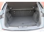 Land Rover Range Rover Evoque 1.5 P300e AWD 309PK R-DYNAMIC SE | PANORAMADAK | ELEKTRISCH VERSTELBARE VOORSTOELEN LEDEREN BEKLEDING | 20" LICHTMETALEN VELGEN | KEYLESS ENTRY / START | EXTRA GETINTE ACHTERRUITEN | FULL LED KOPLAMPEN | LED ACHTERLICHTEN | ADAPTIVE CRUISE CONTROL | APPLE CARPLAY | ACHTERKLEP ELEKTRISCH BEDIENBAAR |