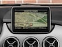 Mercedes-Benz B-klasse 180 Ambition Automaat | Navigatie | LED | Trekhaak | Cruise Control | Sfeerverlichting | Sportstoelen | 17"