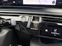 Peugeot E-3008 GT Avantage 210 73 kWh Stuur en stoelverwarming / Alcantara / trekhaak / Adaptive cruise / Keyless
