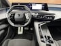 Peugeot E-3008 GT Avantage 210 73 kWh Stuur en stoelverwarming / Alcantara / trekhaak / Adaptive cruise / Keyless