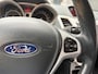 Ford Fiesta 1.25i Titanium 5-Deurs 82 PK. Leuke en zeer fijn rijdende auto met goed onderhoud in het verleden !!! Distributieriem en waterpomp vervangen in 2020 !! Alle keuringen toegestaan !