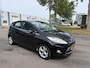 Ford Fiesta 1.25i Titanium 5-Deurs 82 PK. Leuke en zeer fijn rijdende auto met goed onderhoud in het verleden !!! Distributieriem en waterpomp vervangen in 2020 !! Alle keuringen toegestaan !