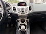 Ford Fiesta 1.25i Titanium 5-Deurs 82 PK. Leuke en zeer fijn rijdende auto met goed onderhoud in het verleden !!! Distributieriem en waterpomp vervangen in 2020 !! Alle keuringen toegestaan !
