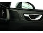 Volvo XC60 2.0 T6 Plug-in hybrid AWD Ultimate Black Edition / Opendak / Harmankardon / Memory / Trekhaak