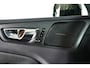 Volvo XC60 2.0 T6 Plug-in hybrid AWD Ultimate Black Edition / Opendak / Harmankardon / Memory / Trekhaak