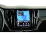 Volvo XC60 2.0 T6 Plug-in hybrid AWD Ultimate Black Edition / Opendak / Harmankardon / Memory / Trekhaak