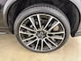 Volvo XC90 T8 Ultra Black Edition Executive | Heico Body Kit | Heico Uitlaatsysteem | Heico Spacers | Heico Selected Level | 22" | Luchtvering | B&W | Nappa Leder