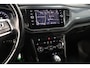 Volkswagen T-Roc 1.5 TSI 3x R-line | Pano | Camera | Navigatie | Adaptieve cruise | Elek. Achterklep | AppleCarplay AndroidAuto |