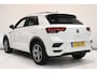 Volkswagen T-Roc 1.5 TSI 3x R-line | Pano | Camera | Navigatie | Adaptieve cruise | Elek. Achterklep | AppleCarplay AndroidAuto |