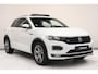 Volkswagen T-Roc 1.5 TSI 3x R-line | Pano | Camera | Navigatie | Adaptieve cruise | Elek. Achterklep | AppleCarplay AndroidAuto |