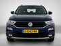 Volkswagen T-Roc 1.5 TSI Style | ACHTERUITRIJCAMERA | TREKHAAK | NAVIGATIE | APPLE CARPLAY / ANDROID AUTO | ALL SEASON BANDEN | CLIMATE CONTROL