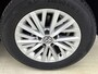 Volkswagen T-Roc 1.5 TSI Style | ACHTERUITRIJCAMERA | TREKHAAK | NAVIGATIE | APPLE CARPLAY / ANDROID AUTO | ALL SEASON BANDEN | CLIMATE CONTROL