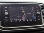 Volkswagen T-Roc 1.5 TSI Style | ACHTERUITRIJCAMERA | TREKHAAK | NAVIGATIE | APPLE CARPLAY / ANDROID AUTO | ALL SEASON BANDEN | CLIMATE CONTROL