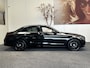 Mercedes-Benz C-klasse 180 PRESTIGE AUTOMAAT NAVIGATIE STOELVERWARMING CRUISE CONTROL BLUETOOTH TELEFOON MEDIA VOORBEREIDING RIJSTROOKSENSOREN DODEHOEKSENSOREN PDC ZEER MOOI !! ZWARTE GRILLE- DIFFUSERS UITLAATSYSTEEM MET KLEPSYSTEEM