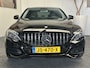 Mercedes-Benz C-klasse 180 PRESTIGE AUTOMAAT NAVIGATIE STOELVERWARMING CRUISE CONTROL BLUETOOTH TELEFOON MEDIA VOORBEREIDING RIJSTROOKSENSOREN DODEHOEKSENSOREN PDC ZEER MOOI !! ZWARTE GRILLE- DIFFUSERS UITLAATSYSTEEM MET KLEPSYSTEEM