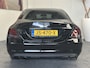 Mercedes-Benz C-klasse 180 PRESTIGE AUTOMAAT NAVIGATIE STOELVERWARMING CRUISE CONTROL BLUETOOTH TELEFOON MEDIA VOORBEREIDING RIJSTROOKSENSOREN DODEHOEKSENSOREN PDC ZEER MOOI !! ZWARTE GRILLE- DIFFUSERS UITLAATSYSTEEM MET KLEPSYSTEEM