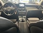 Mercedes-Benz C-klasse 180 PRESTIGE AUTOMAAT NAVIGATIE STOELVERWARMING CRUISE CONTROL BLUETOOTH TELEFOON MEDIA VOORBEREIDING RIJSTROOKSENSOREN DODEHOEKSENSOREN PDC ZEER MOOI !! ZWARTE GRILLE- DIFFUSERS UITLAATSYSTEEM MET KLEPSYSTEEM