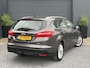 Ford Focus Wagon 1.0 Titanium 2e Eigenaar,Trekhaak,Navi,125pk,PDC V+A,6 Bak,Clima,Cruise,N.A.P,Lm velgen,Apk tot 04-2027