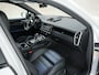 Porsche Cayenne 3.0 E-Hybrid |sportdesign|krijt|panoramadak|Bose|PASM|sportuitlaat|memory|Apple Carplay|blind spot|PDLS|360 camera|stoelverwarming|22" sport classic|