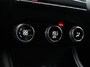 Renault Captur TCe 90 Intens / DEALER ONDERHOUDEN / 40.000KM / PDC / CLIMATE / CRUISE / APPLE CARPLAY / ANDROID AUTO / PRIVACY GLASS / 17'' LMV ALL-SEASON
