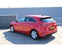 Kia Ceed 1.4 T-GDi DynamicPlusLine AUTOMAAT STOEL- STUURVERWARMING, EXTRA GETINT GLAS, NAVIGATIE