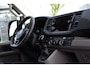 Volkswagen Crafter 35 2.0 TDI L3H3 PB Edition Camera, Cruise, Carplay, Carplay, Sensoren, geveerde stoel, Trekhaak, 140pk, Automaat, Multimedia, Uniek!