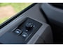 Volkswagen Crafter 35 2.0 TDI L3H3 PB Edition Camera, Cruise, Carplay, Carplay, Sensoren, geveerde stoel, Trekhaak, 140pk, Automaat, Multimedia, Uniek!