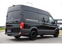 Volkswagen Crafter 35 2.0 TDI L3H3 Black Edition Camera, Adaptieve Cruise, Carplay, LED, Trekhaak, Voorruitverwarming, Sensoren, 177pk, Automaat, Uniek!