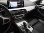 BMW 5-Serie Touring 530e | Panoramadak | Leder | Camera | Sfeerlicht | Keyless | Stoelverwarming | Cruise | Carplay