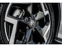 Volkswagen T-Roc R-Line First Edition | 'App-Connect' draadloze smartphone integratie | 30,5 cm display met 2D en 3D weergave | Automatische afstandsregeling (Adaptive Cruise Control)