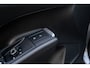Volkswagen T-Roc R-Line First Edition | 'App-Connect' draadloze smartphone integratie | 30,5 cm display met 2D en 3D weergave | Automatische afstandsregeling (Adaptive Cruise Control)
