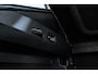 Volkswagen T-Roc R-Line First Edition | 'App-Connect' draadloze smartphone integratie | 30,5 cm display met 2D en 3D weergave | Automatische afstandsregeling (Adaptive Cruise Control)