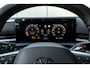 Volkswagen T-Roc R-Line First Edition | 'App-Connect' draadloze smartphone integratie | 30,5 cm display met 2D en 3D weergave | Automatische afstandsregeling (Adaptive Cruise Control)