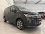 Volkswagen Multivan 1.4 eHybrid Energetic 6p. PANO/TREKHAAK/MASSAGE/LEER-ALCANTARA/MEMORY/SOH 94,7%/18"/IQ-LIGHT/CAMERA/HARMAN-KARDON/SFEER/ACC/KEYLESS/STOEL+STUURVERW/EL.A.KLEP/DEEP-BLACK METALLIC