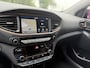 Hyundai Ioniq Comfort EV 28 kWh | WORDT VERWACHT | SOH 97,5% | APPLE CARPLAY | ANDROID AUTO | ACHTERUITRIJCAMERA | INFINITY GELUIDSSYSTEEM | PARKEERSENSOREN ACHTER | CRUISE CONTROL | RIJSTROOKHULP | NAVIGATIE | CLIMATE CONTROL | DRIVE MODE | BLUETOOTH | AUX | USB | DAB RADIO |
