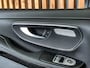 Mercedes-Benz V-klasse 300d Extra Lang Avantgarde Dubbele Cabine | ELEKTRISCHE SCHUIFDEUREN | STOELVERWARMING | STANDKACHEL | LEDER | MBUX | 360 |
