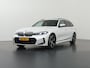 BMW 3-Serie Touring 330e M-Sport | SOH 96,1% | Panoramadak | Elek. Sportstoelen met Geheugen | HUD | Camera | Apple Carplay/Android Auto | Adaptieve Cruise Control | Comfort Pakket | M-Sport Pro | Curved Display |