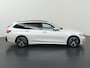 BMW 3-Serie Touring 330e M-Sport | SOH 96,1% | Panoramadak | Elek. Sportstoelen met Geheugen | HUD | Camera | Apple Carplay/Android Auto | Adaptieve Cruise Control | Comfort Pakket | M-Sport Pro | Curved Display |